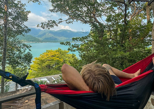 🌳 How to Set Up a Hammock: The Beginner-Friendly Guide From Three Lads Who’ve Slept in Every Weather