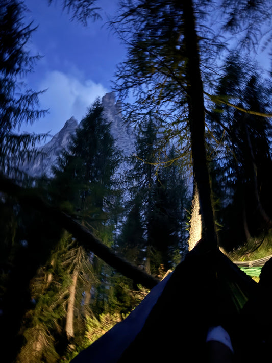 🎒 The Ultimate Hammock Camping Checklist (Everything You Actually Need… and All the Stuff You Don’t)